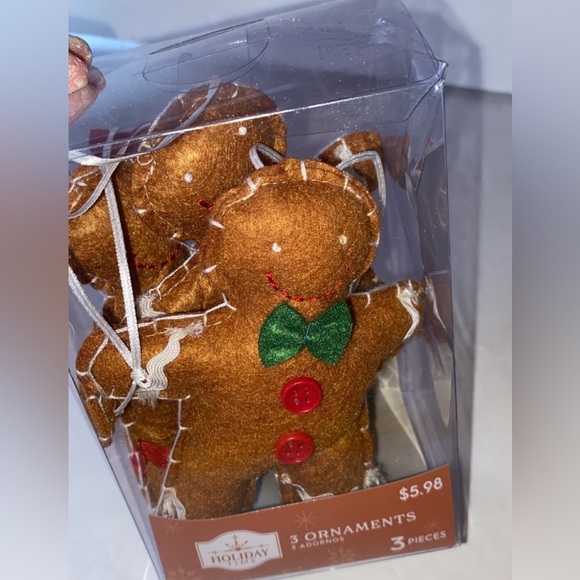 NEW - ‘Holiday Time’ 3pc Gingerbread Man Fabric Ornaments - Picture 7 of 8